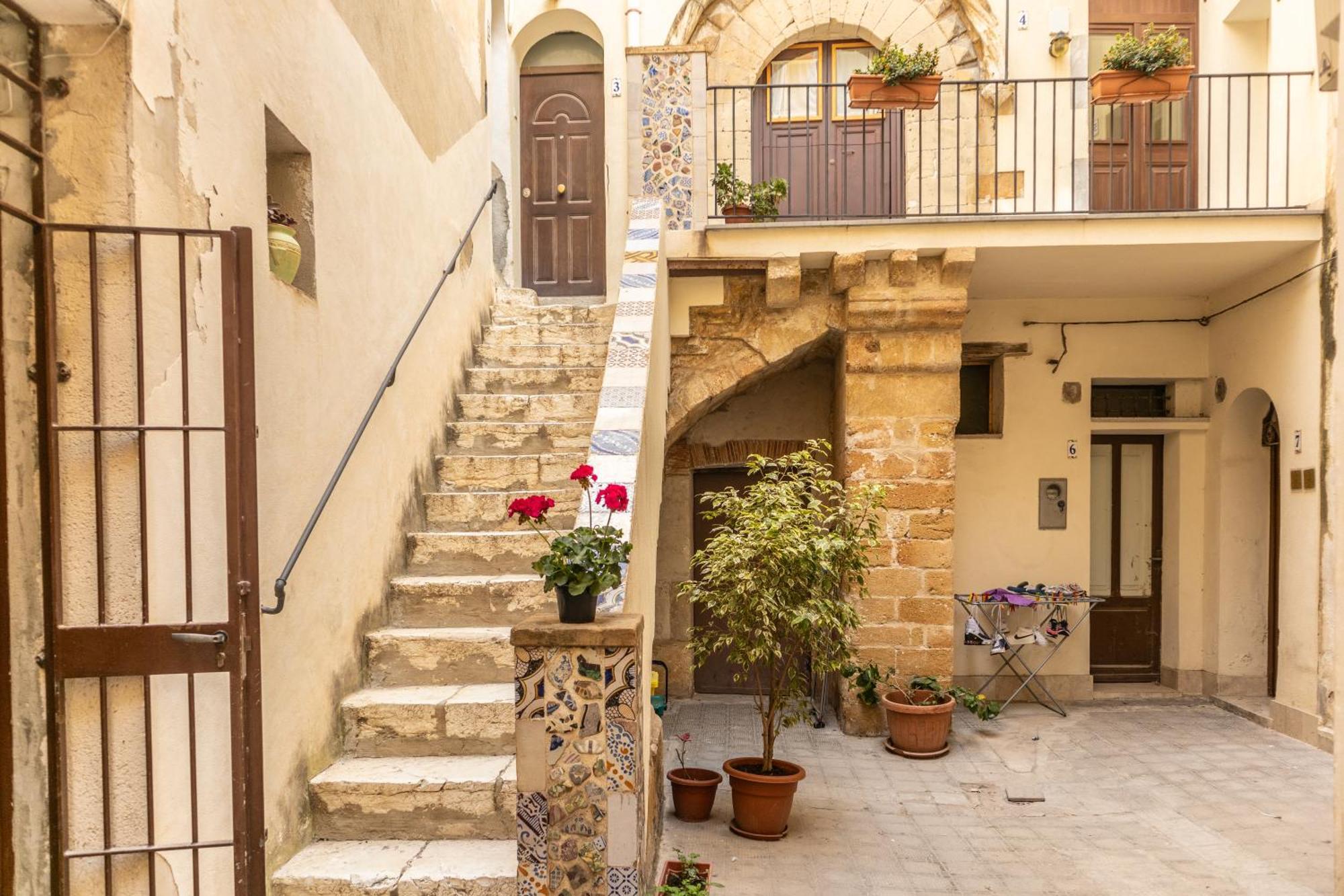 Apartamento Antico Portale Trapani Exterior foto